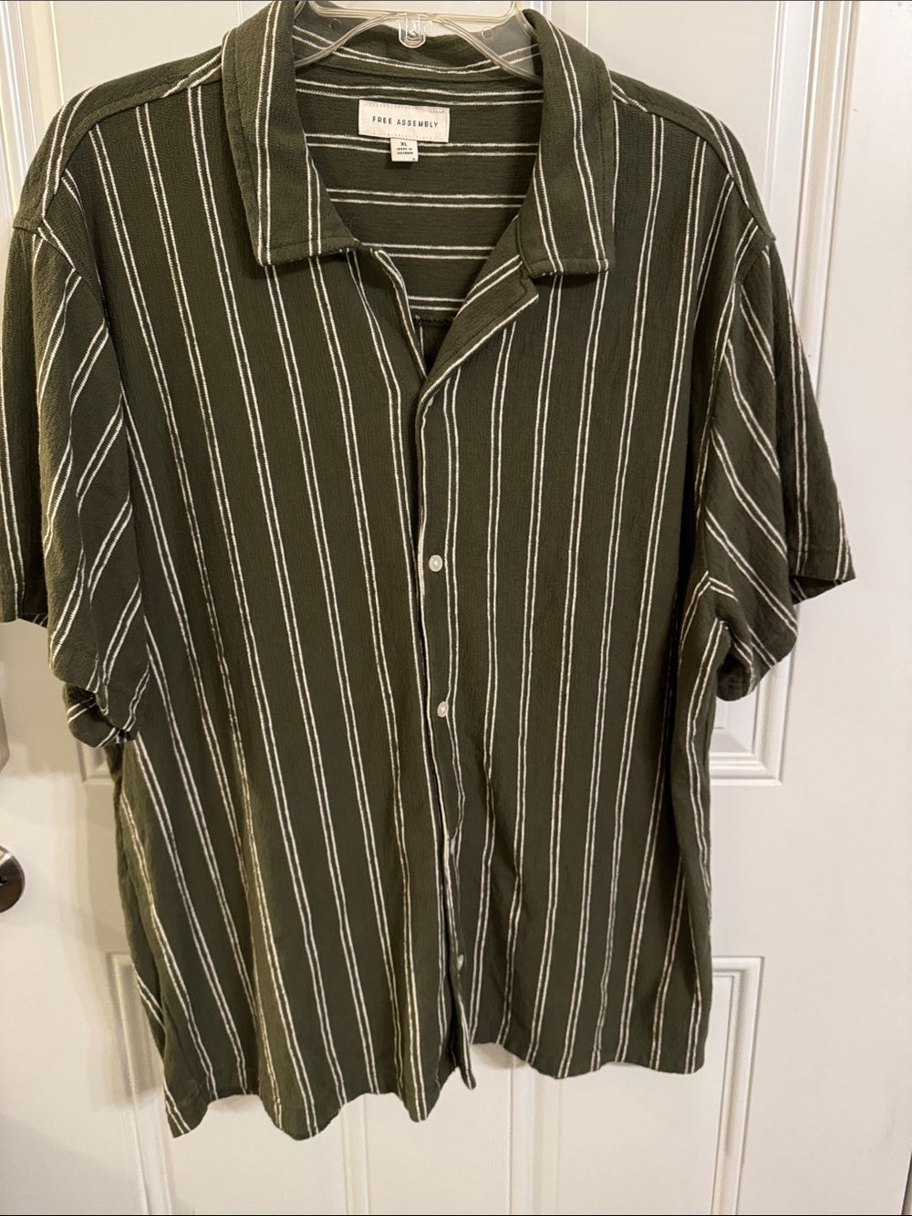 Men's Olive Green Stripe Short-Sleeve Shirt